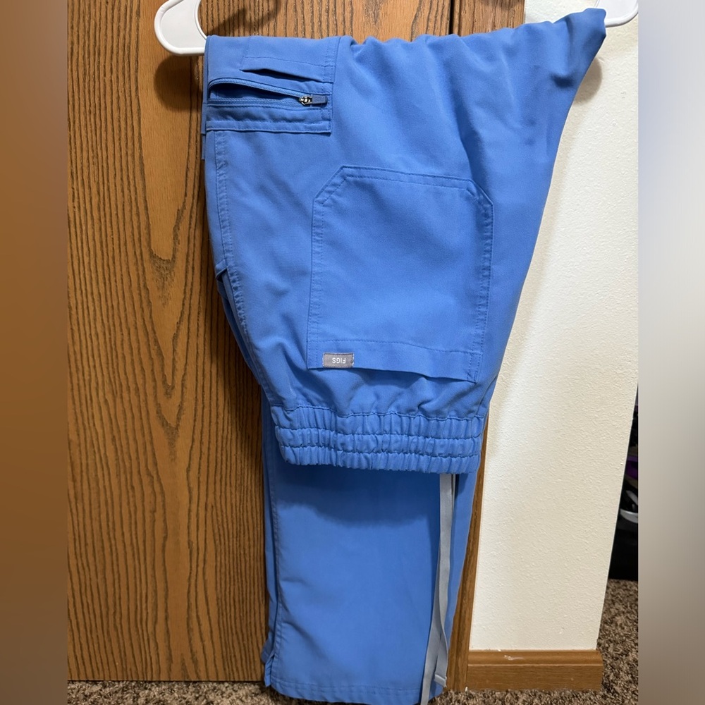 FIGS Ceil yola skinny scrub pants
